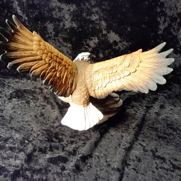 Vintage Bald Eagle Figurine - Picture 4 of 4